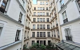 Studio Tournelles 75003 Paris Center